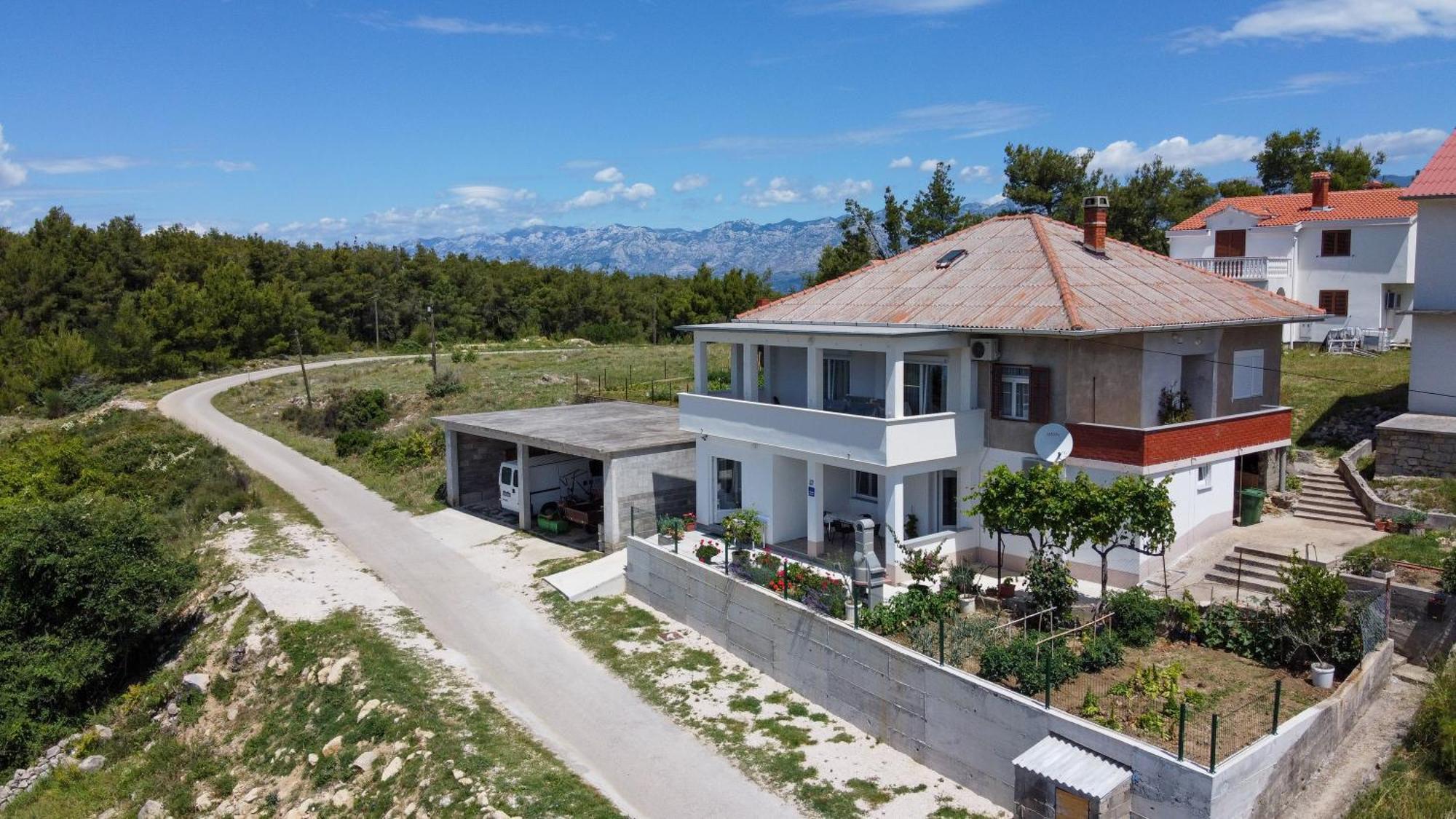 Apartments Tri Mora Ražanac Rum bild